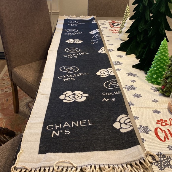 CHANEL NEW silk and cashmere soft oversized scarf shawl black&offwhite - Picture 10 of 11
